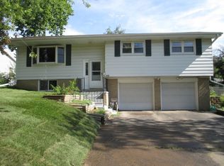 2211 W Overhill Rd, Peoria, IL 61615