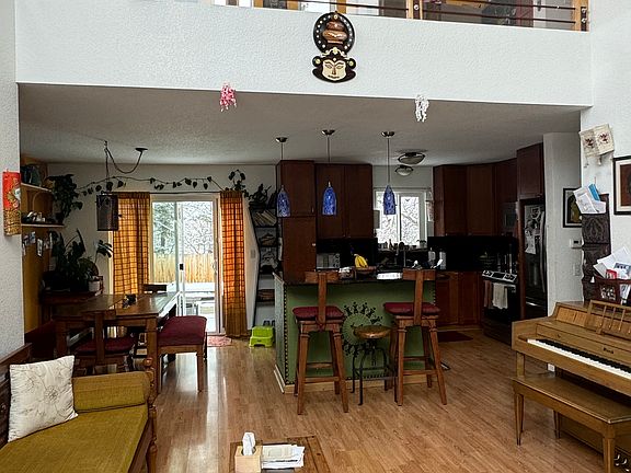 2nd image of 2595 Woodstock Pl