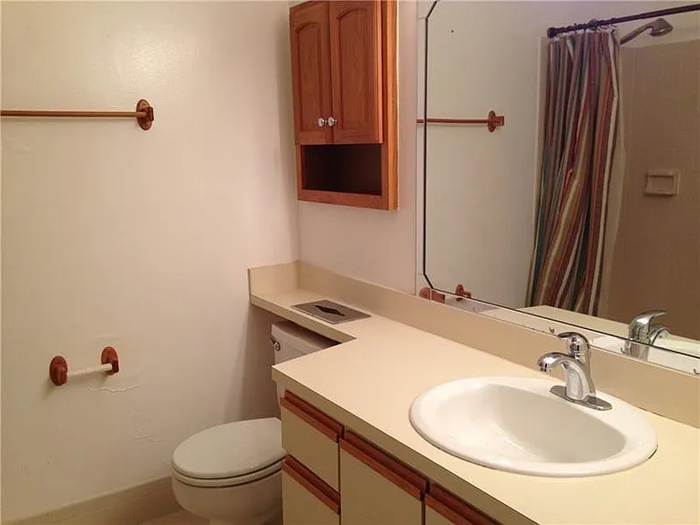 4716 NW 82nd Ave — Photo 10