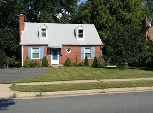 2933 Summerfield Rd, Falls Church, VA 22042