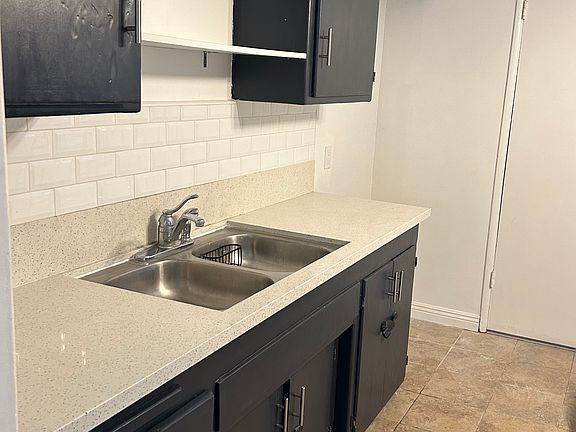 3rd image of 4030 W 136th St APT C