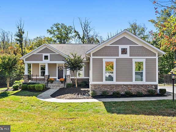 2nd image of 41681 Rosemont Pl