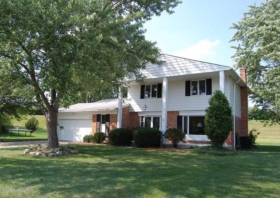 2nd image of 27556 Westcott Crescent Cir
