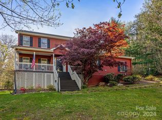 2975 Locust Grove Rd, Hendersonville, NC 28792