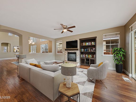 4th image of 2825 Grosmont Dr