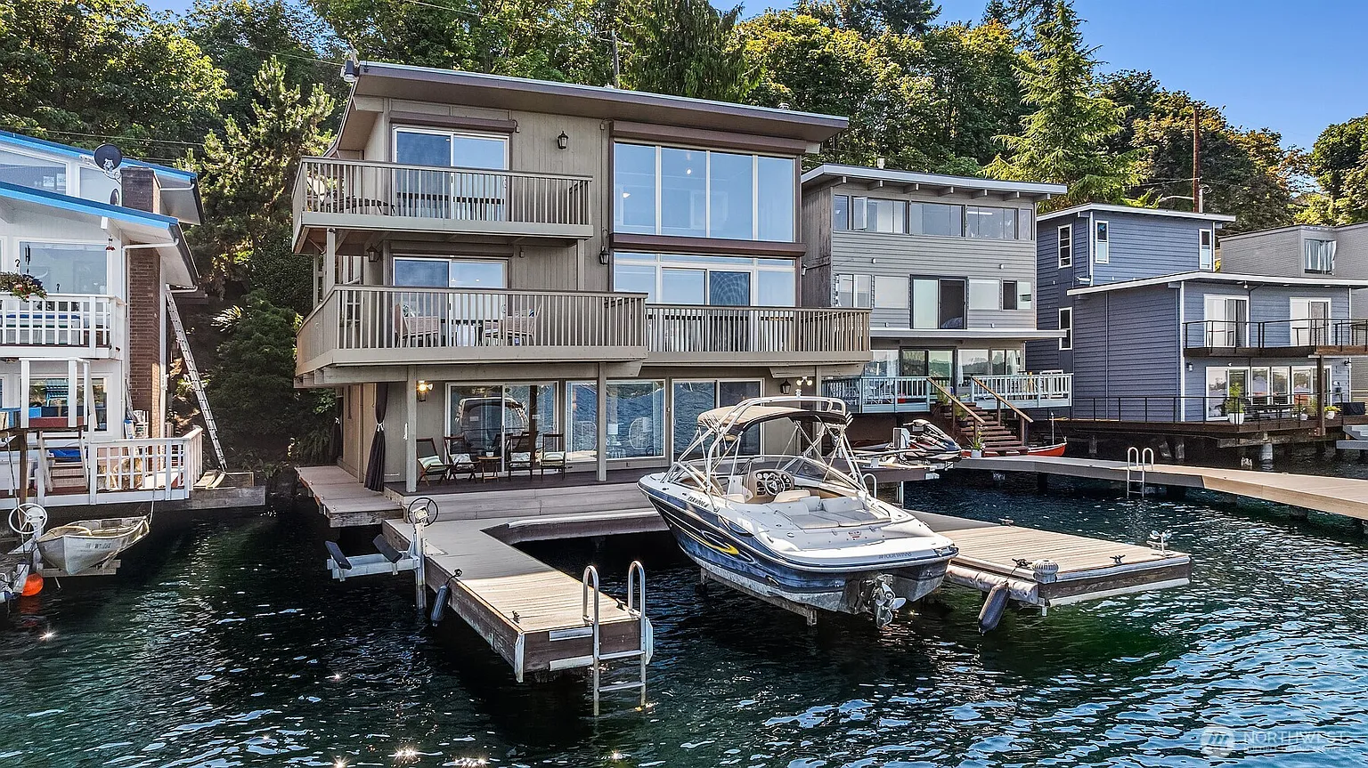 9654 Rainier Avenue S photo 1