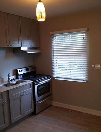5th image of 875 18th Ave N APT 1