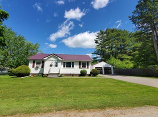 16 Goodwin St, Newport, ME 04953