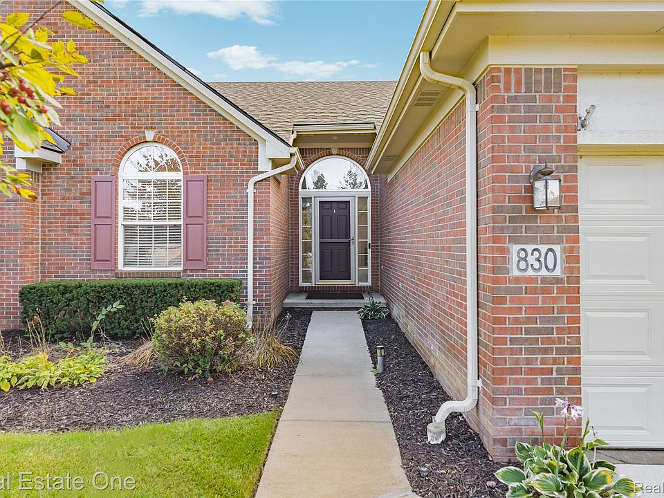 830 Woodhaven Dr, photo 2