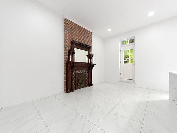 5th image of 533 Madison St APT 1
