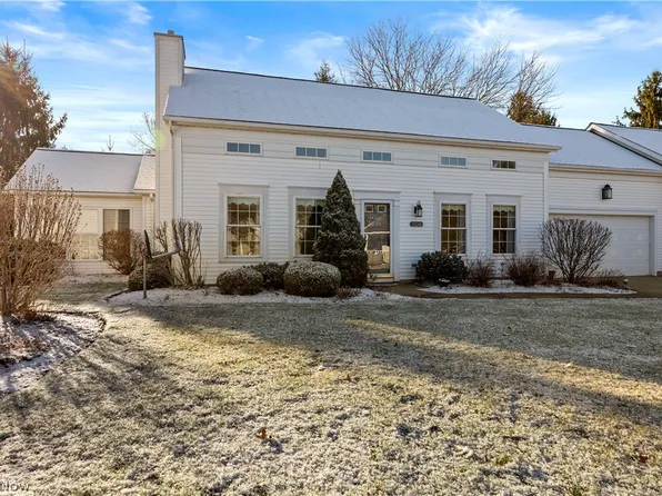 10248 Brighton Cir, Twinsburg, OH 44087