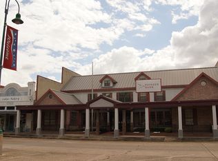 143 N Main St, La Grange, TX 78945