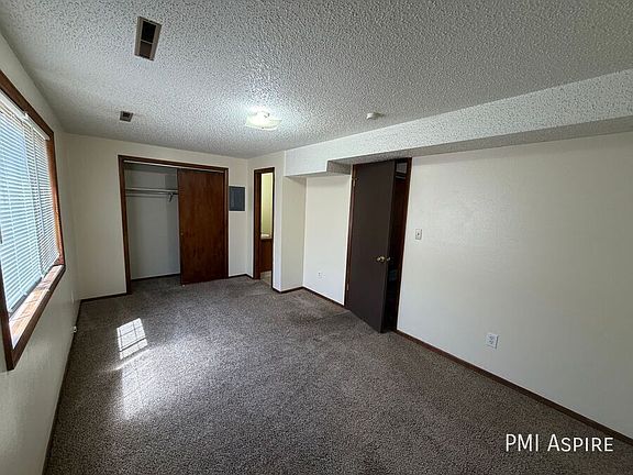 5th image of 1924 Meadow Dr APT 5