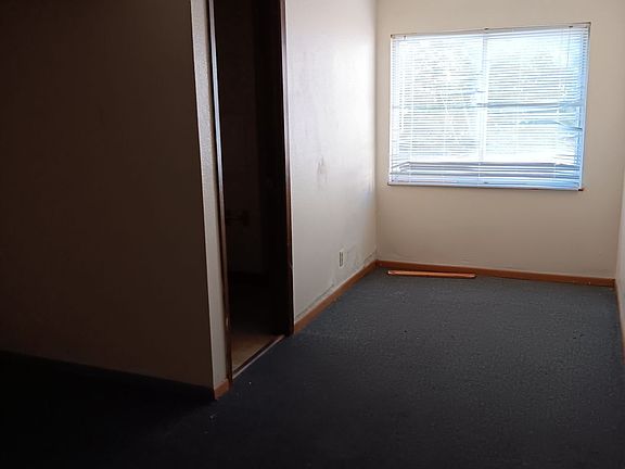 5th image of 8743 Commercial Blvd #B