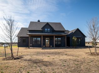 375 Wolf Front Rd, Van Alstyne, TX 75495
