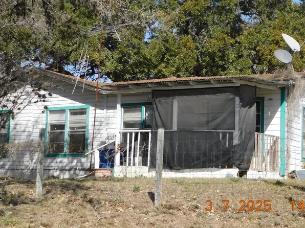 210 Colwell, Pleasanton, TX 78064