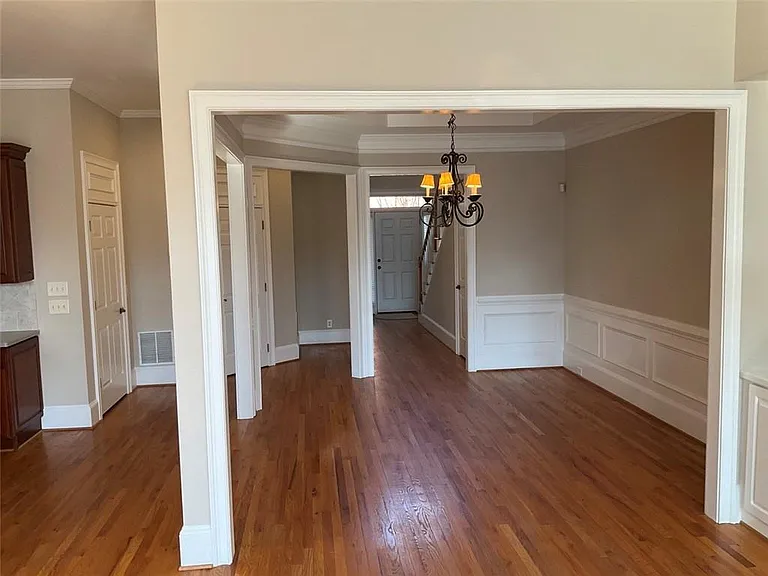 6193 Spalding Dr — Photo 8