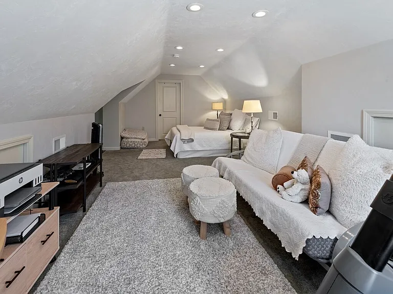 8A Maple St #1 — Photo 34