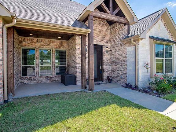 3rd image of 1016 Crescent Hill Ct