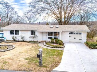 52 Glenwood Dr, Fenton, MO 63026