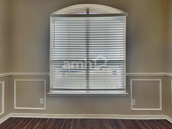 5th image of 3304 Woodbluff Ln