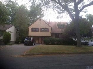 419 Windsor Rd, Bergenfield, NJ 07621