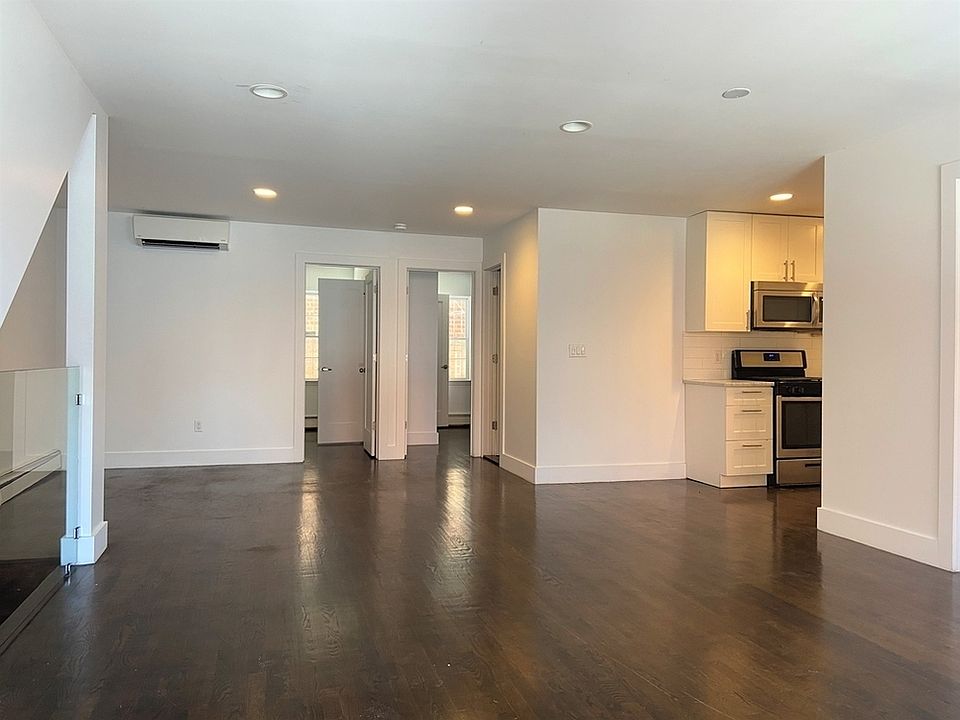 1st image of 9 Bedford Pl #1A