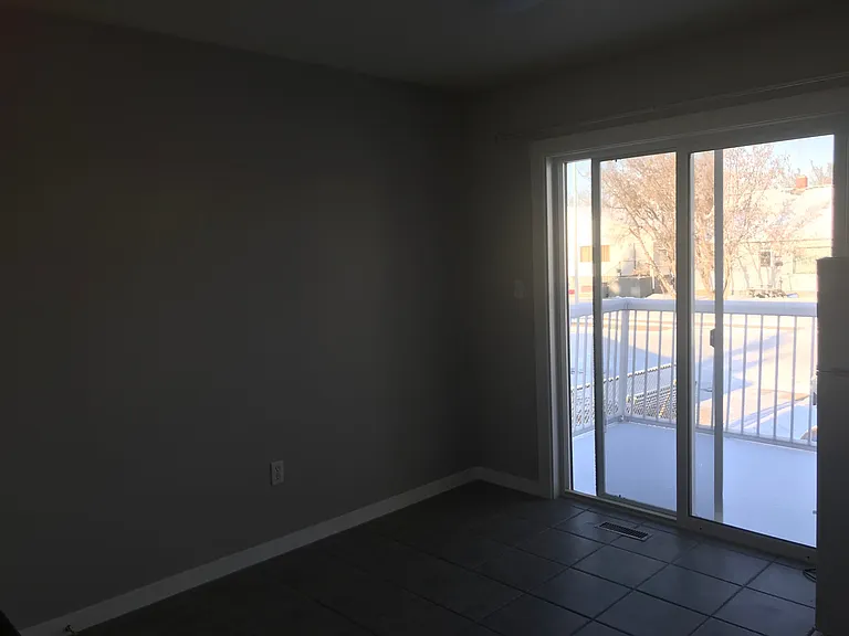 9407 103rd Ave #B — Photo 2