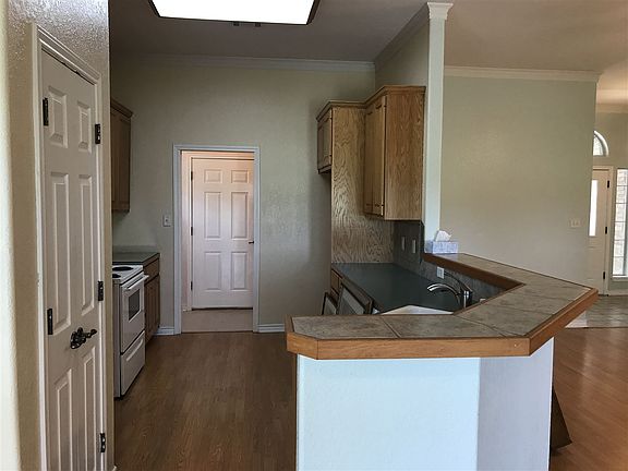 4th image of 125 Pinehurst St