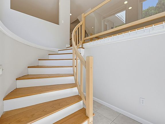 4th image of 33 Half Crown Cir #33