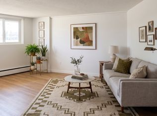 11831 106th St NW, Edmonton, AB T5G2R2