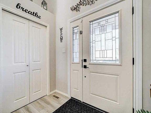 4th image of 248 N Sunridge Rd W