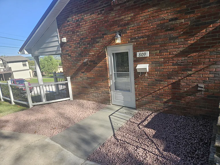 809 Painter St #809 — Photo 28