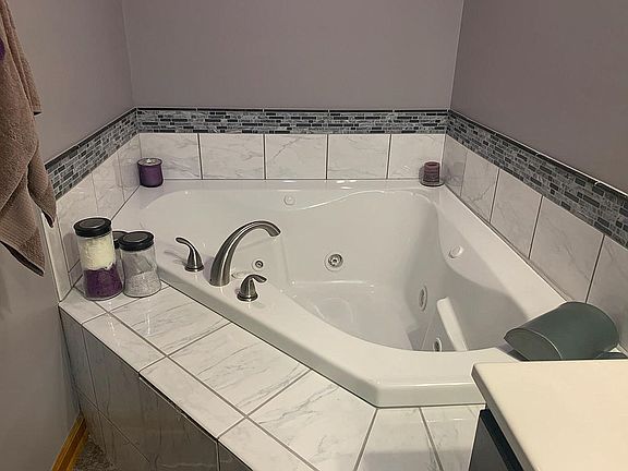 Jacuzzi tub in master