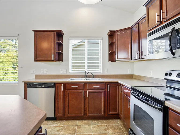 13510 S 14th Cir — Photo 10