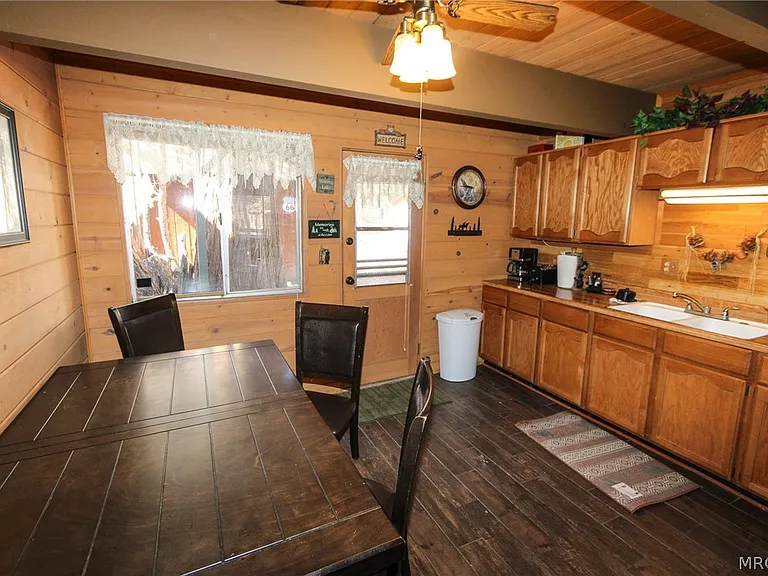 692 San Bernardino Ave — Photo 7