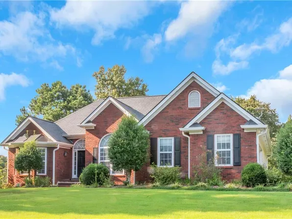 2015 Wood Valley Dr, Loganville, GA 30052