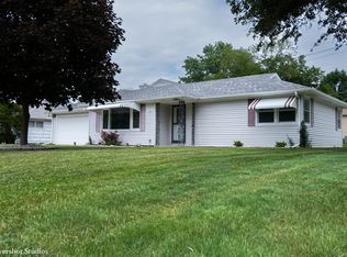 1160 Westlawn Dr, Kankakee, IL 60901