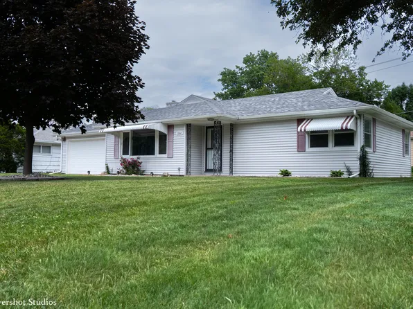 1160 Westlawn Dr, Kankakee, IL 60901