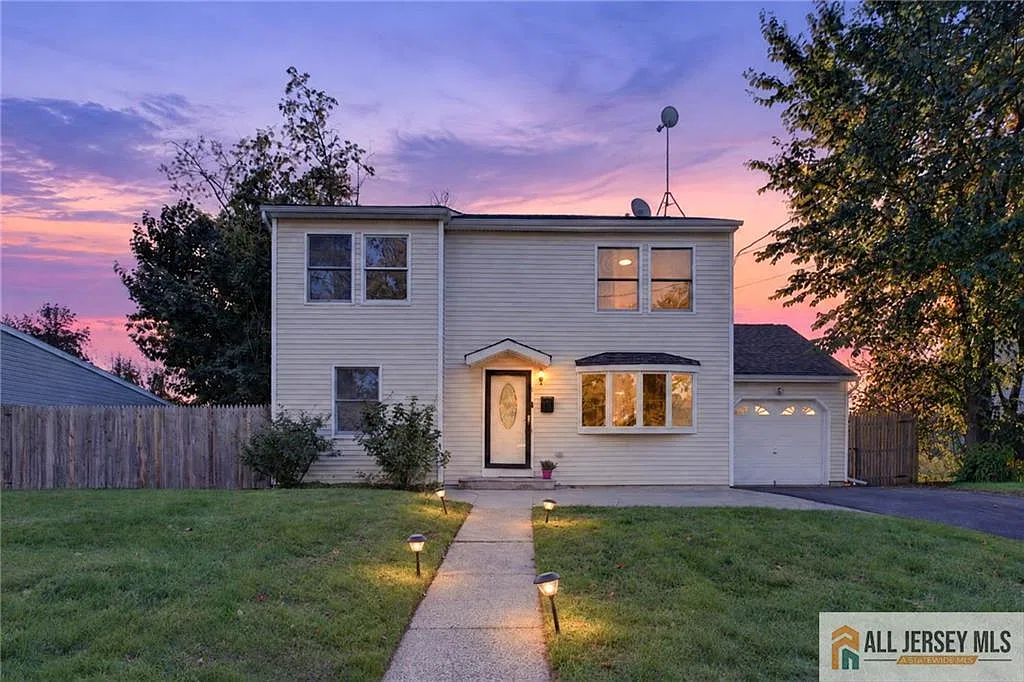 4 bed, 2.0 bath, $3,800 — Photo 1
