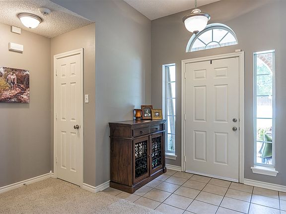 3rd image of 1302 Lawndale Ave