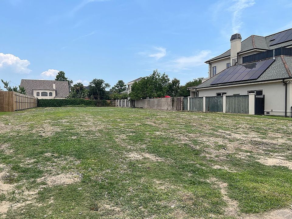 2nd image of 3900 Edenborn Ave