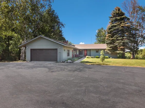 200 Sunset Dr, Frankfort, MI 49635