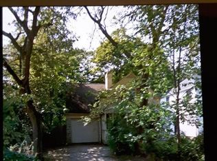 2054 Staunton Rd, Cleveland Heights, OH 44118