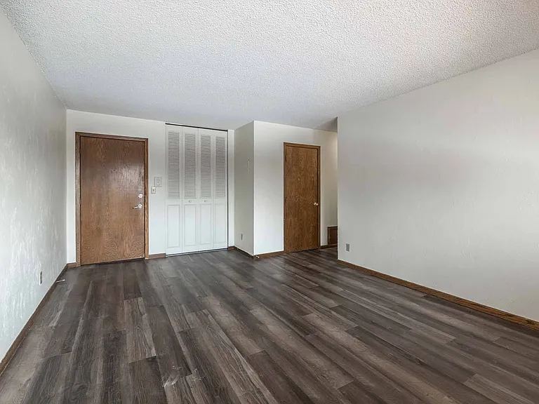 Alpine Apartments — Photo 24