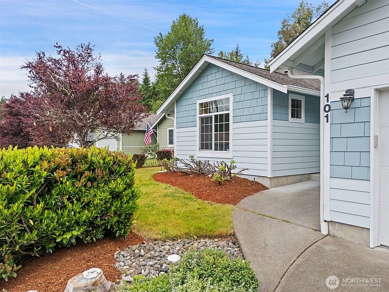 3rd image of 101 Vista View Court