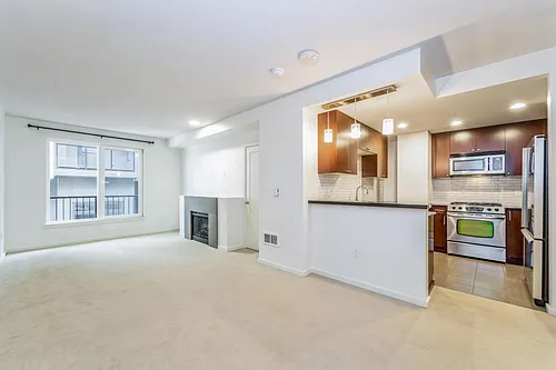 81 Clay St Photo 1