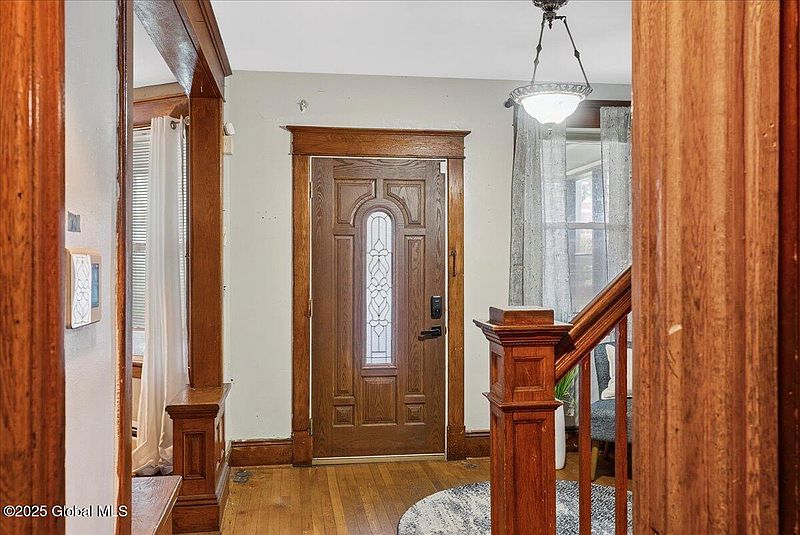 4th image of 161 N Main Avenue