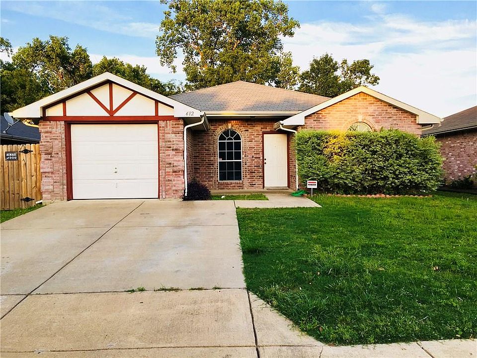 1st image of 612 Delphinium Dr