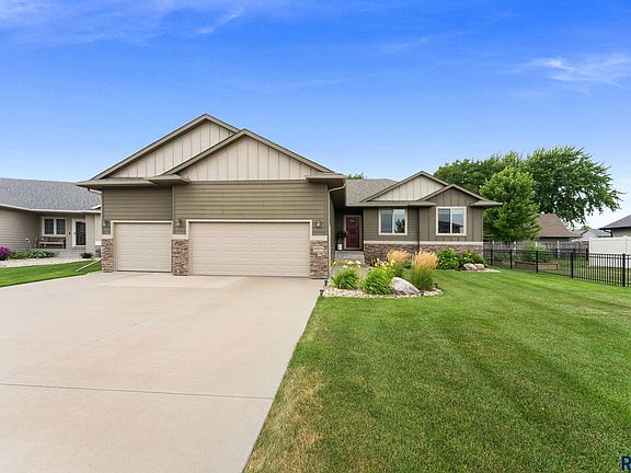 2nd image of 8005 S Brande Acres Cir